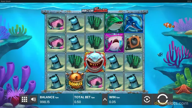A 4x5 underwater-themed slot grid displays various diving equipment and shark symbols on a sandy seabed background.