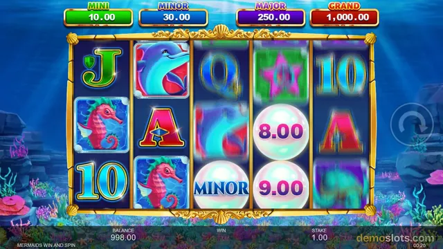 A 5x3 underwater-themed slot game shows a grid with symbols like a dolphin, seahorse, and playing card letters, with pearl symbols displaying MINOR, 8.00, and 9.00.