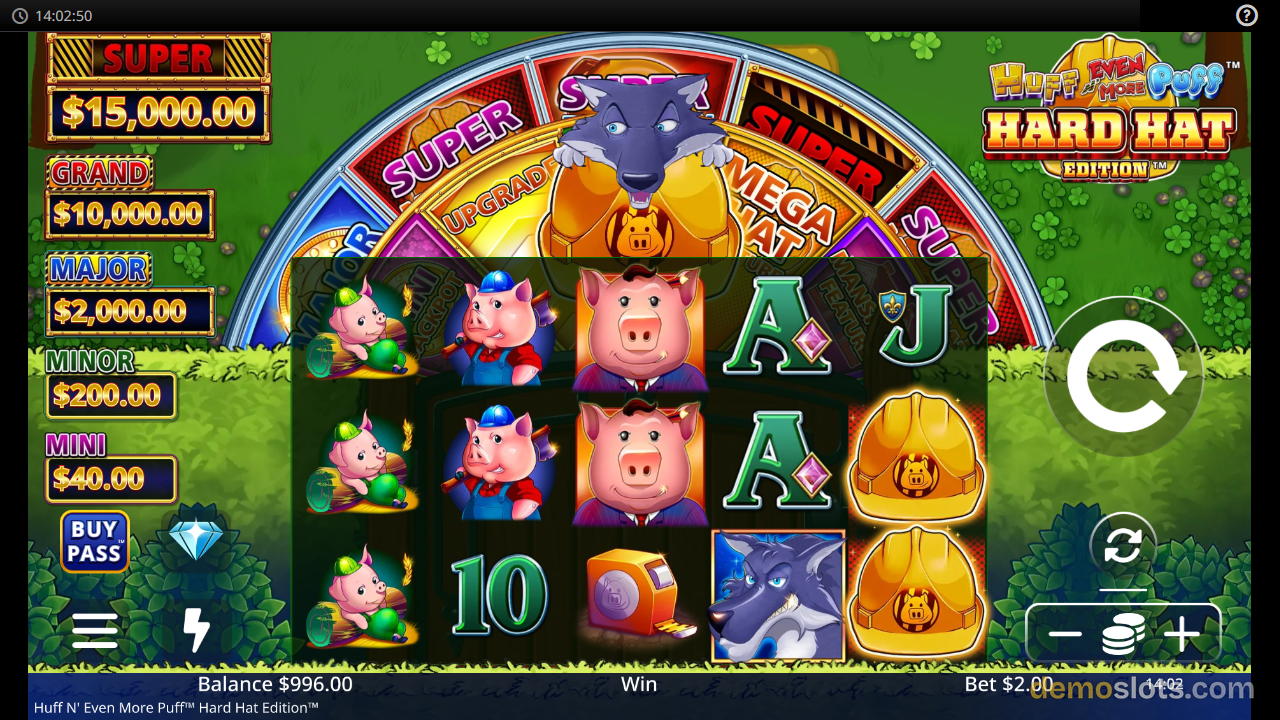 A 5x3 slot game grid shows pig characters, hard hats, and a wolf symbol, with a large wolf figure above the reels.