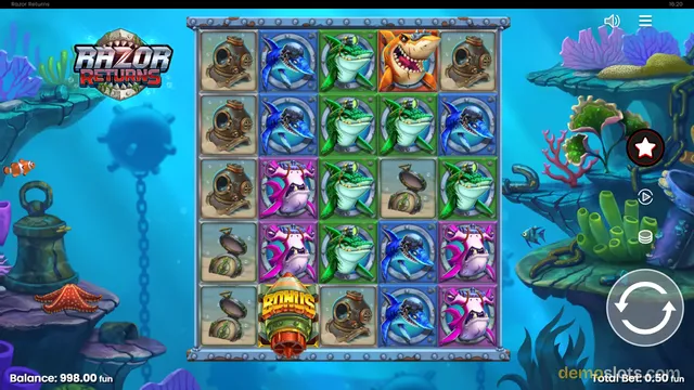 A 5x5 grid of underwater-themed slot symbols is displayed against a blue ocean background with the game title Razor Returns in the top left corner.